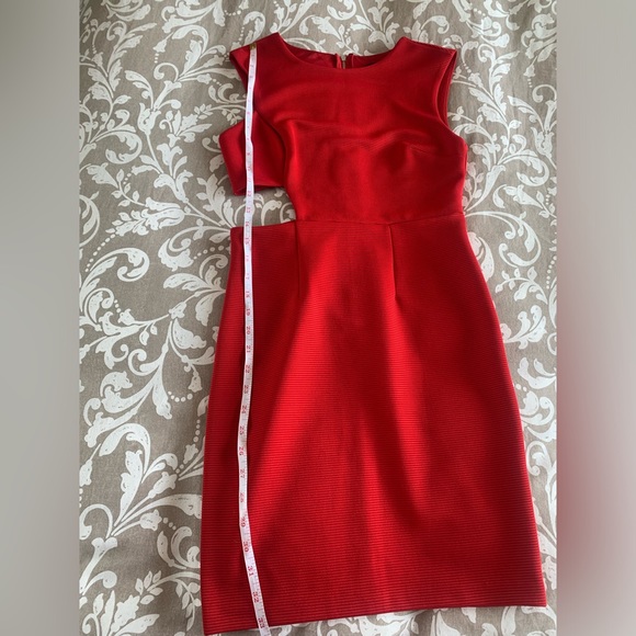 Ribbed Cut Out Dress - Picture 5 of 9